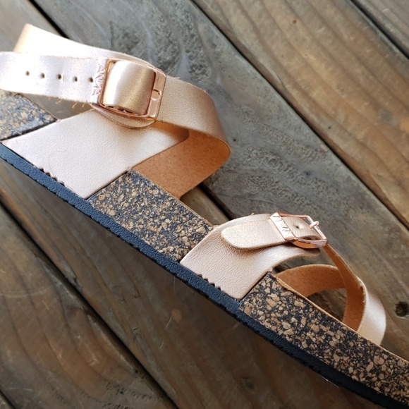 Rosegold criss cross cork Sandal Host pick - Picture 5 of 9